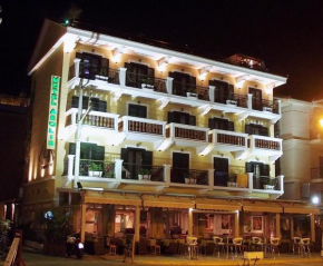 Отель Aeolis Hotel  Самос